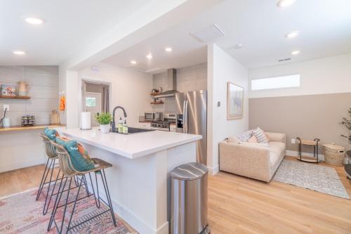 Reno Oasis: Stylish 1 Bedroom Escape — 4-Star Luxury Hotel in Reno, United States