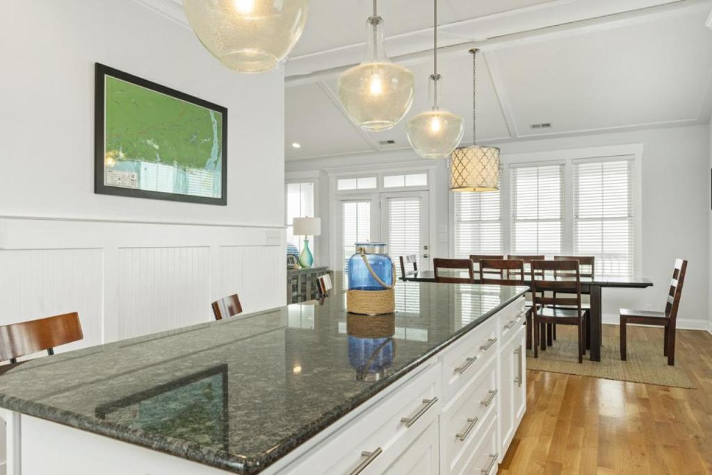 Coast is Clear by Oak Island Accommodations - photo 14
