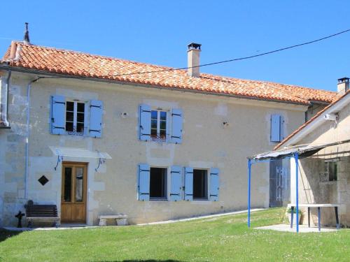 Gite Charentais Avec Cour Privative Baby Equipement Teletravail Velos Bbq Animaux Acceptes Fr 1 653 170 — Chalais