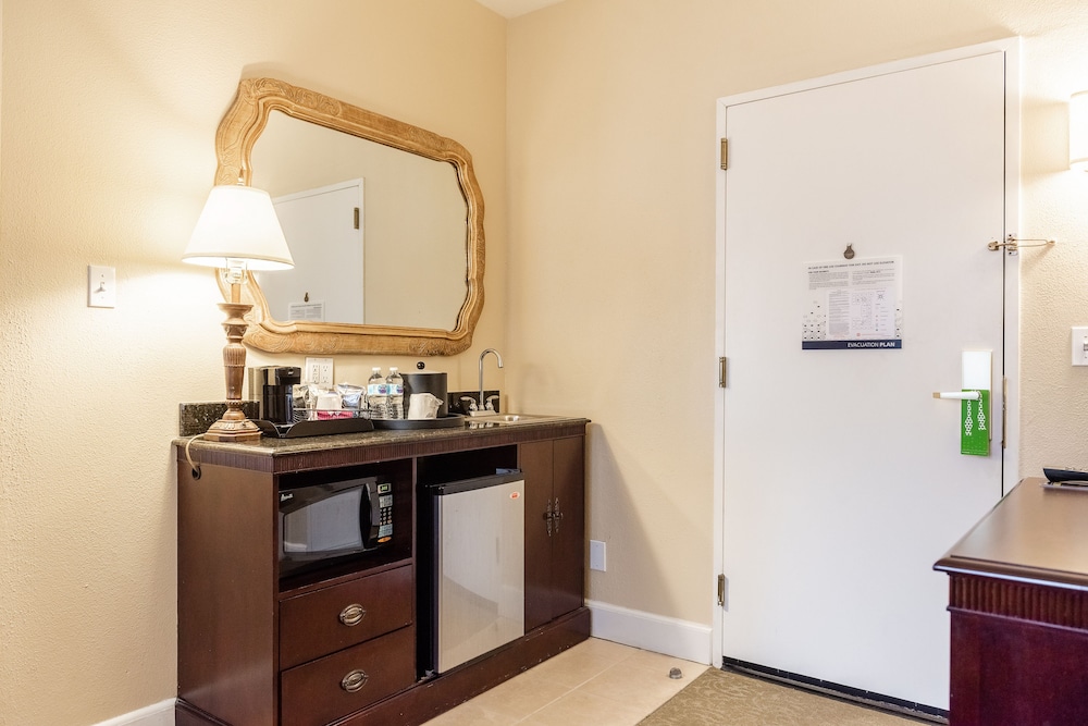 Hampton Inn & Suites Birmingham Downtown Tutwiler - photo 23