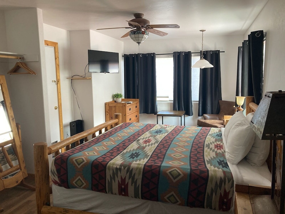 Creekside Lodge and Cabins - photo 5