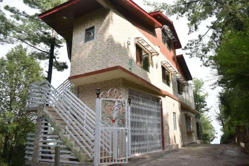 Janjua lodges Murree — 4-Star Luxury Hotel in Murree, Pakistan