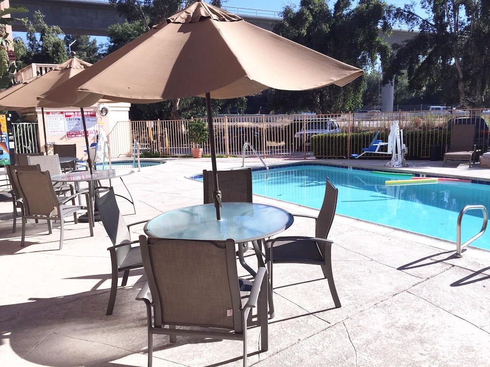 Heritage Inn La Mesa - photo 22