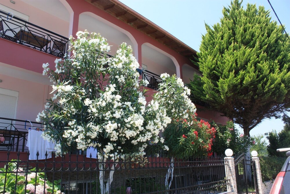 Sunray Studios in Stavros, Greece