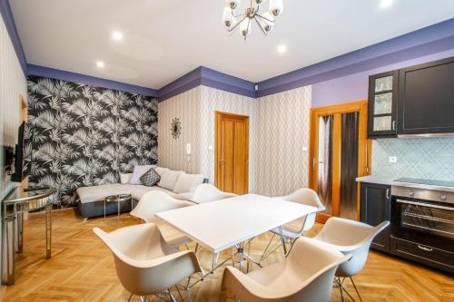 National Museum 3BDR Golden Stork Spot — 4-Star Luxury Hotel in Prague, Czech Republic