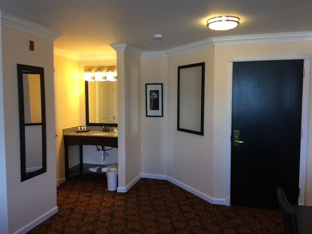Peers Hotel - photo 12