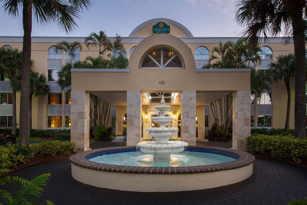La Quinta Inn & Suites by Wyndham Deerfield Beach I 95 - photo 7