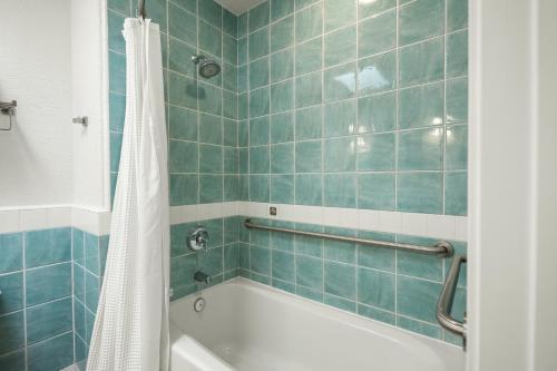 El Pueblo Inn - photo 11