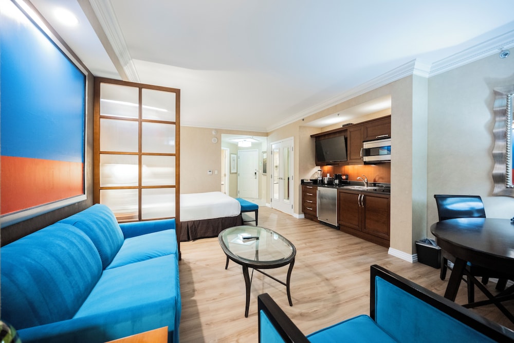 StripViewSuites at Signature - photo 50