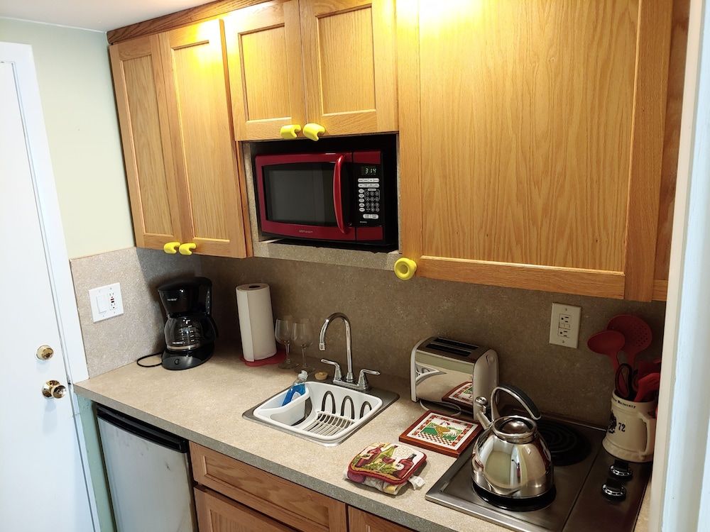 Suite Dreams Inn by the Beach - photo 28