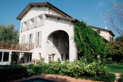 Casale Hortensia — 4-Star Luxury Hotel in Reggio Nell'emilia, Italy