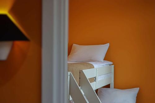 Chic 2BR Center Apt with View By Wehost