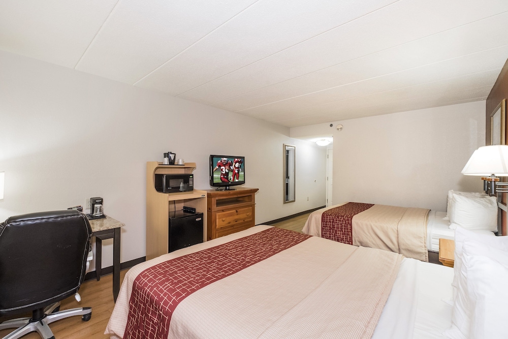 Red Roof Inn & Suites Stafford VA - photo 14