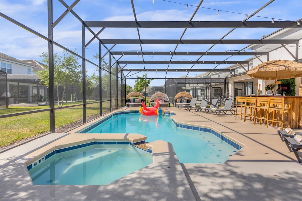 15br Mansion w Private Pool BBQ and Netflix Kissimmee - photo 8