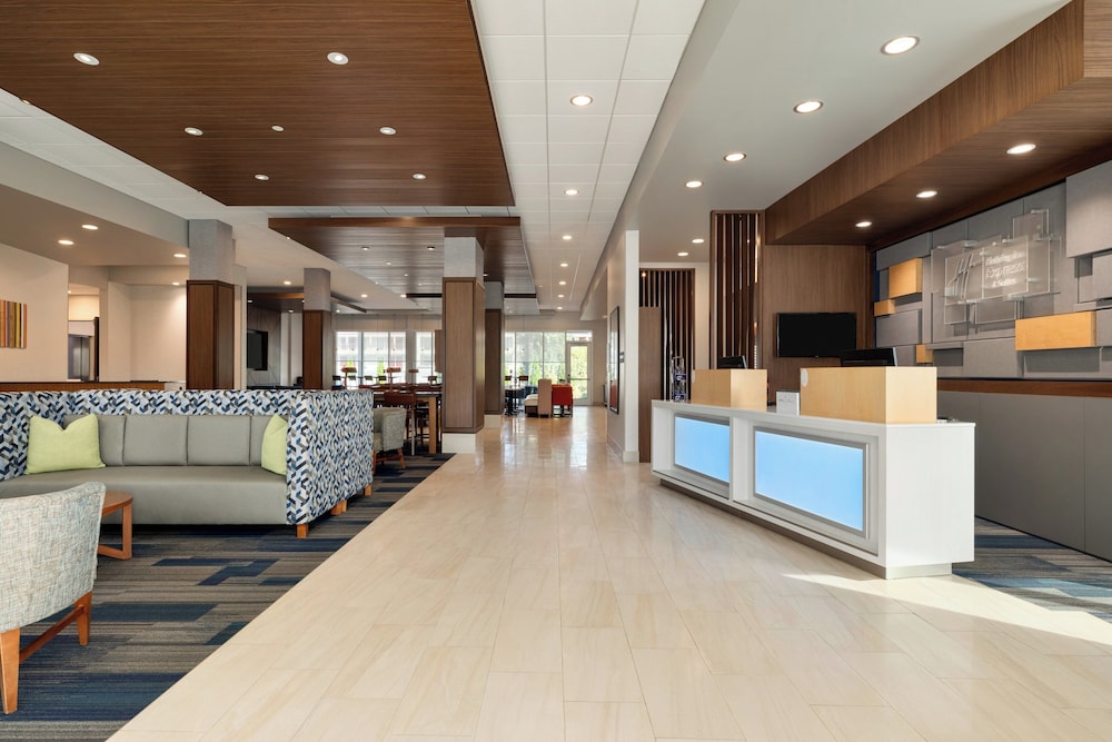 Holiday Inn Express And Suites Dalton Walnut Ave - photo 51