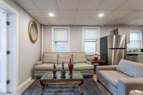 The Grand Retreat 9BR 4BA Near NYC and Airport — 4-Star Luxury Hotel in Bayonne, United States