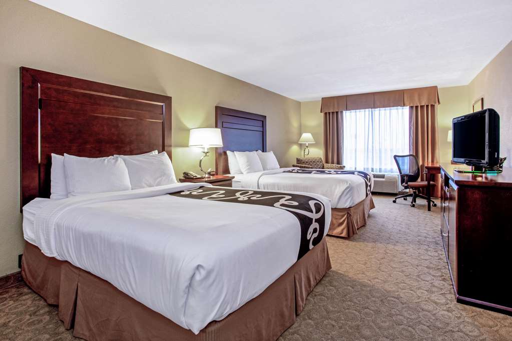 La Quinta Inn & Suites by Wyndham Bismarck - photo 21