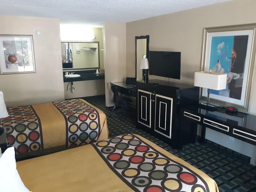 Super 8 Montgomery - photo 8
