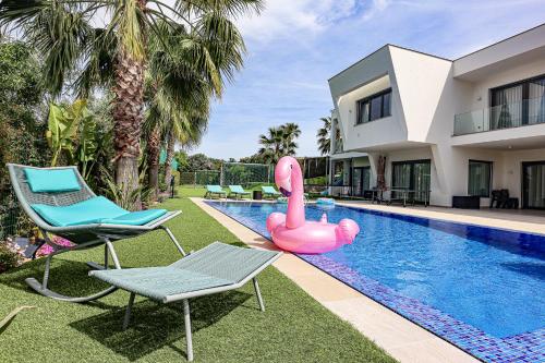 Villa Moroz By Bedzy — 4-Star Luxury Hotel in Almancil, Portugal