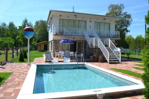Family Home Apartment — 4-Star Luxury Hotel in Zamardi, Hungary