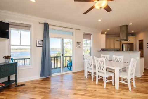 Intracoastal Views by Oak Island Accommodations - photo 33
