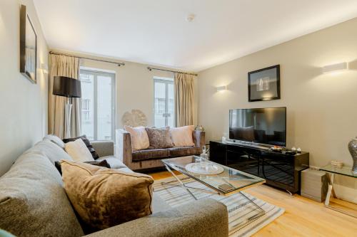 Fantastic Multilevel 3BR Vibrant Angel 5min Tube — 4-Star Luxury Hotel in London, United Kingdom