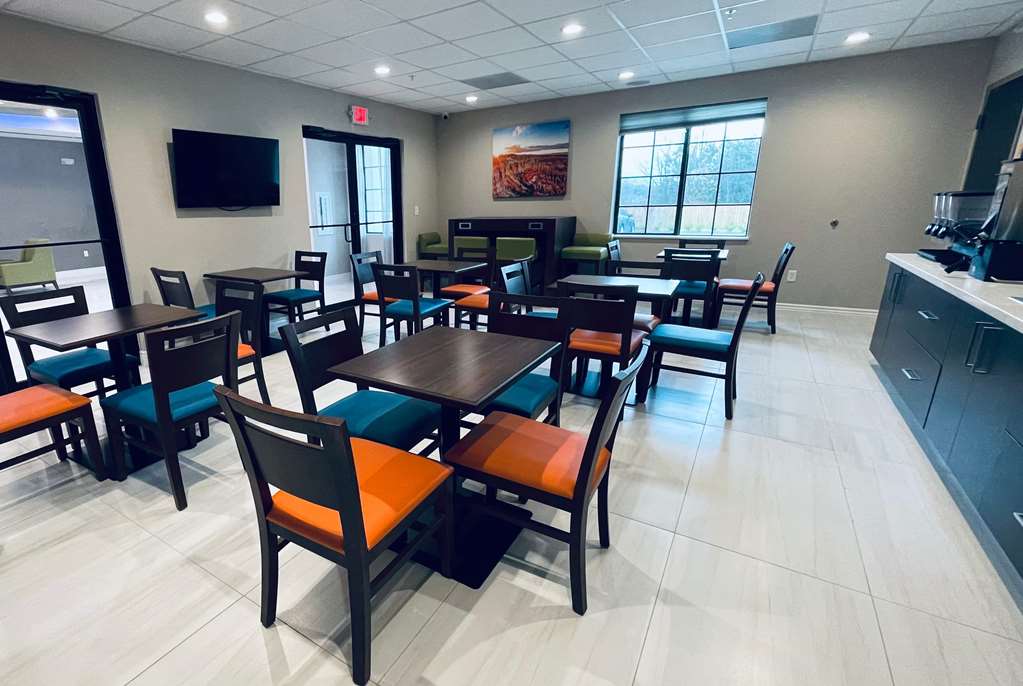 Days Inn & Suites by Wyndham Greater Tomball - photo 33