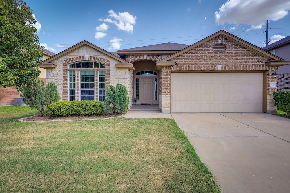 Family Friendly Killeen Home With Covered Patio 19229825 — Killeen