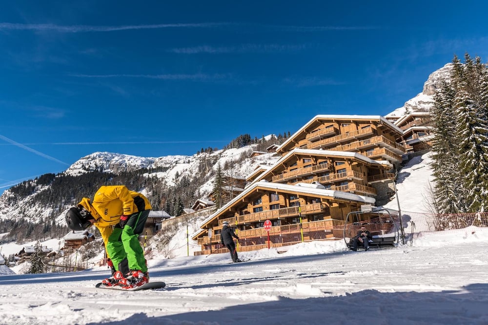 Go Sport Montagne Le Roc Des Tours in Le Grand-Bornand, France