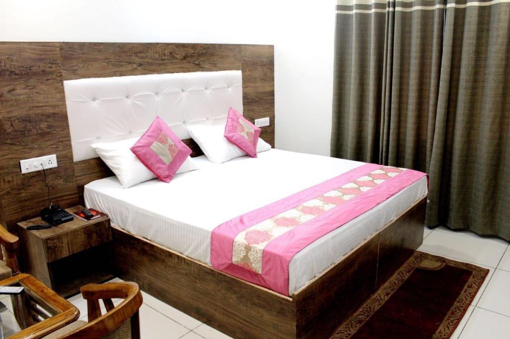 Hotel Royal Star 6 in Panchkula, India