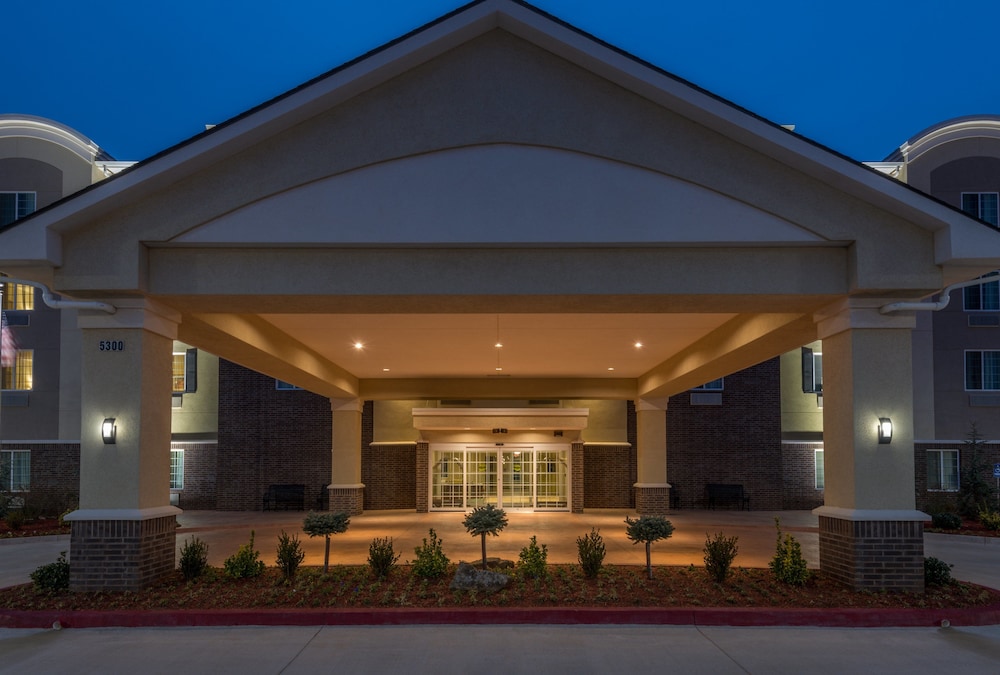 Candlewood Suites Midwest City by IHG - photo 35