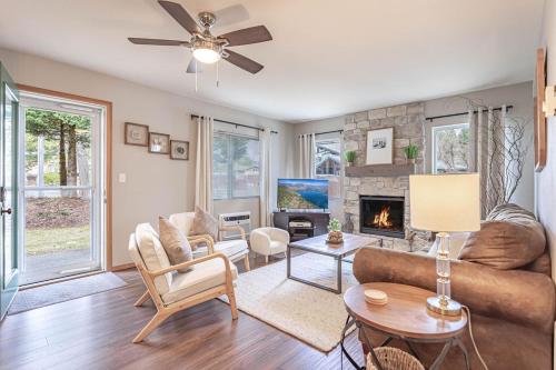 Icicle Creek Retreat Walk to Downtown Leavenworth The Alpine Village Collection — 4-Star Luxury Hotel in Leavenworth, United States