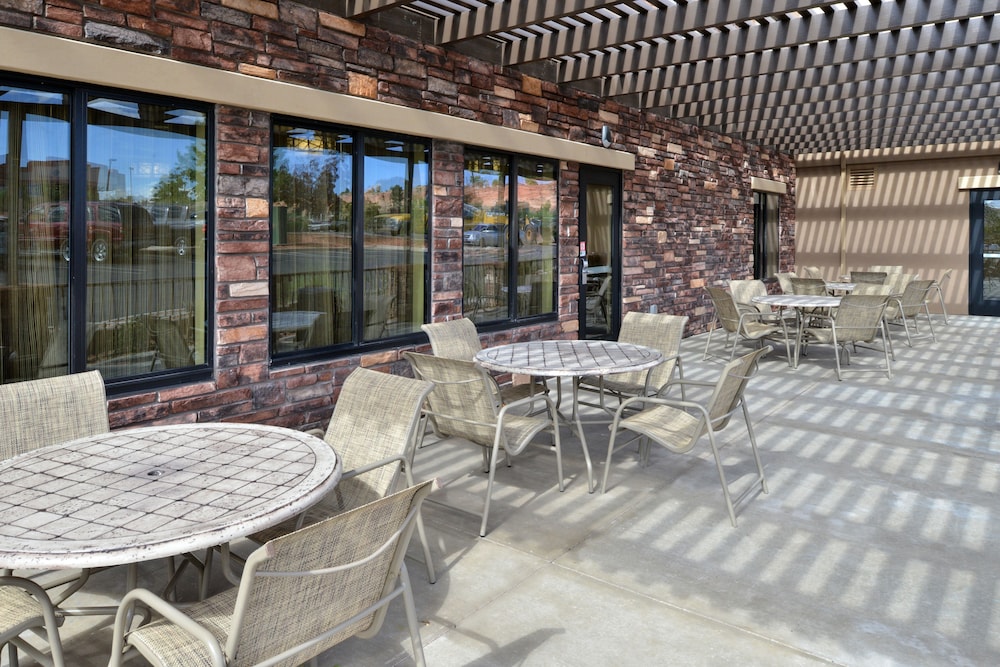 Holiday Inn Express Suites Page Lake Powell Area - photo 43