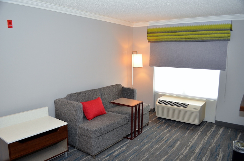 Hampton Inn & Suites Chicago Hoffman Estates - photo 8
