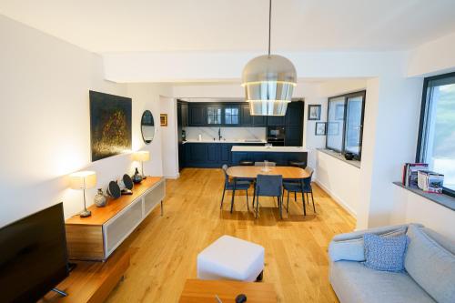 Stejeris Nature Inspired Luxury Apartment — 4-Star Luxury Hotel in Brasov, Romania
