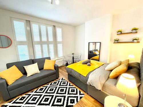 Cosmopolitan Stays - last minute hotel in London