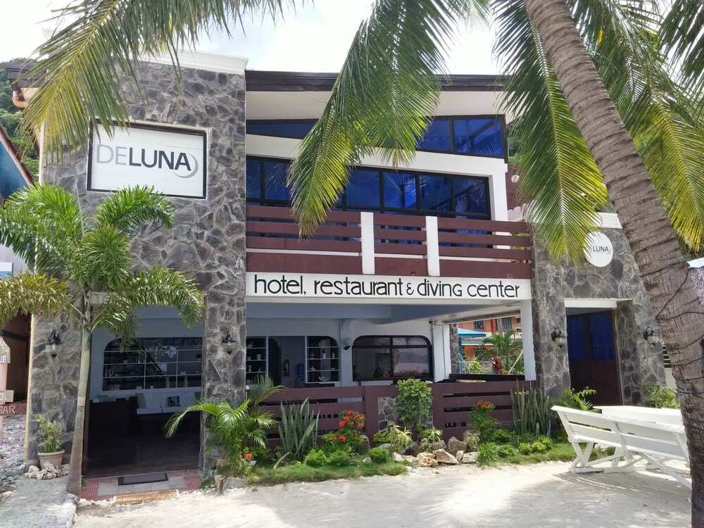 Deluna Diving Resort - carbon neutral hotel in Abra De Ilog