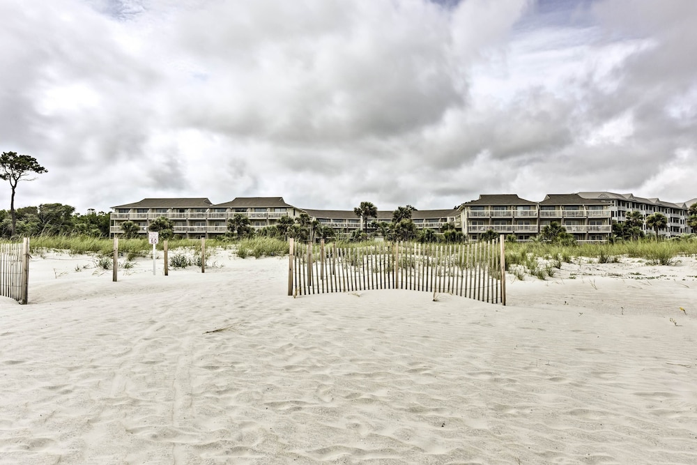 Walk to Bars & Shops: Resort Condo in Hilton Head - photo 24
