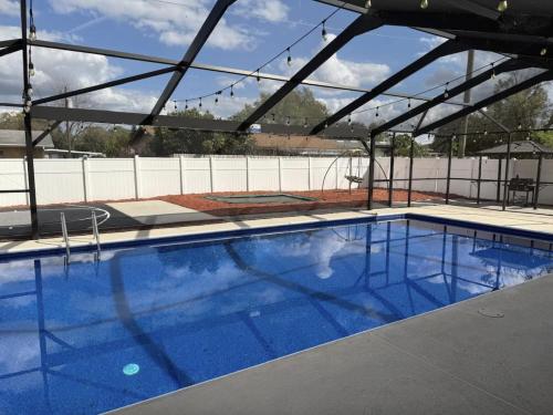 5 BR home with pool and outdoor fun — 4-Star Luxury Hotel in Winter Haven, United States