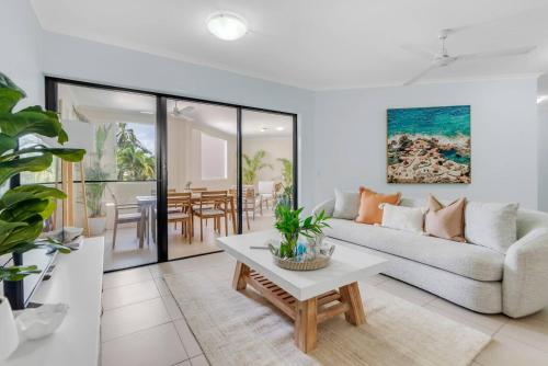 Coral Poolside Resort Living By Cairns Esplanade — Cairns North