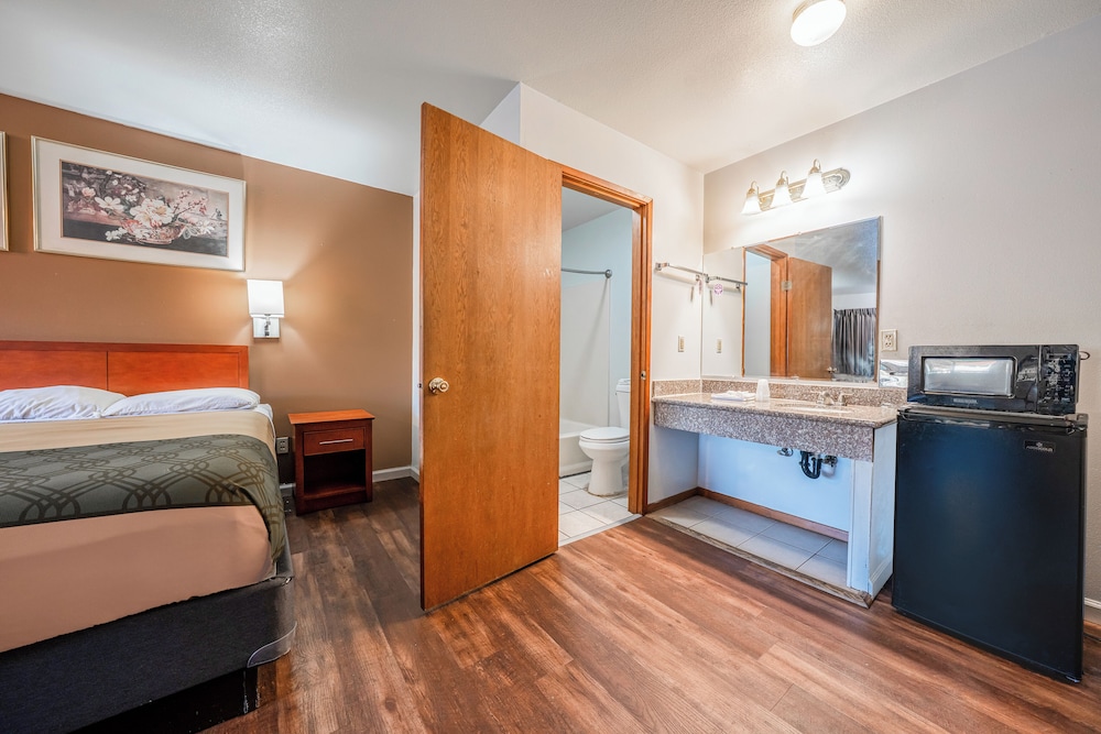 Rama Inn Motel and RV Park - photo 10