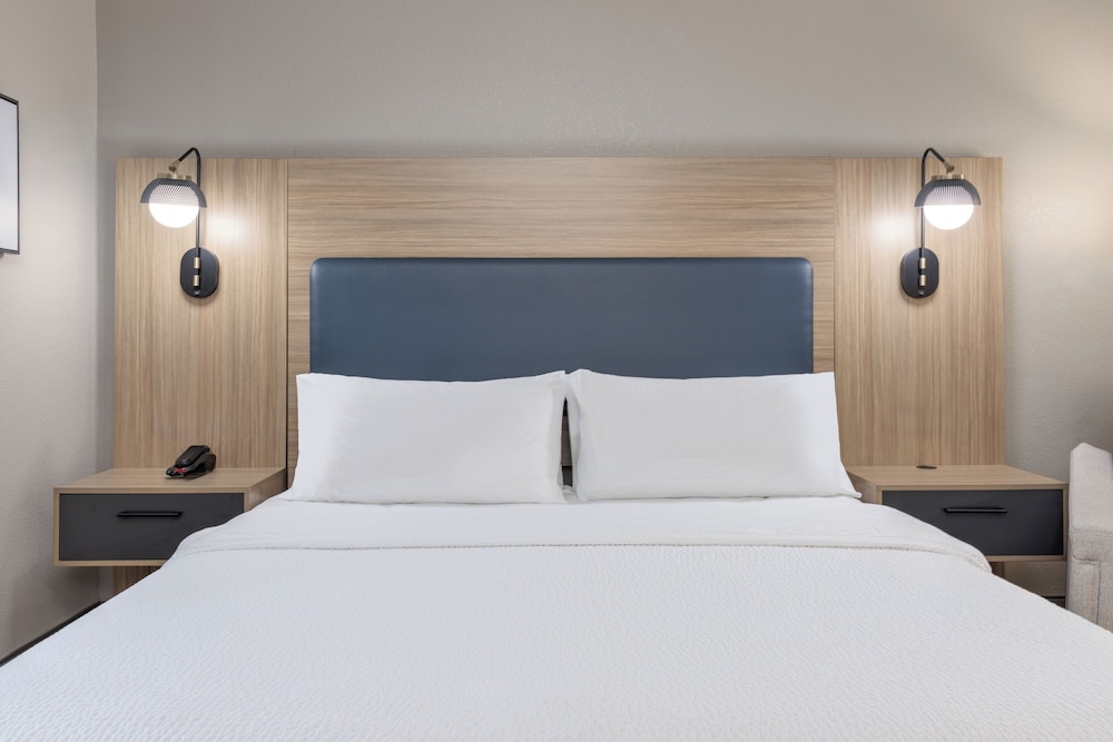 Candlewood Suites Houston by IHG - photo 19