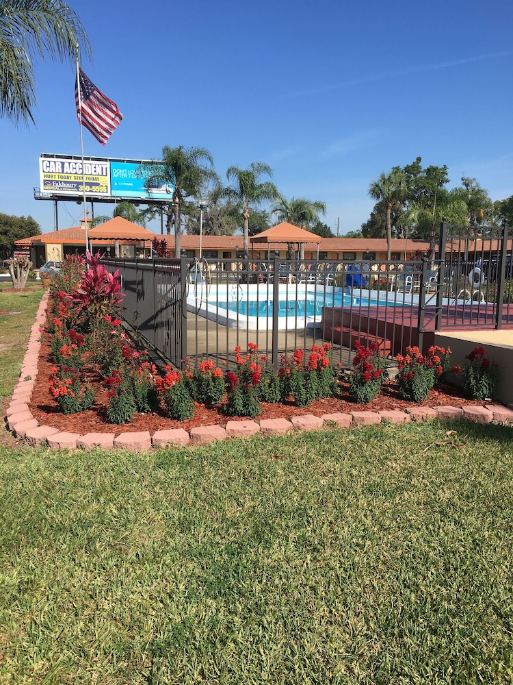Silver Princess Motel - photo 31