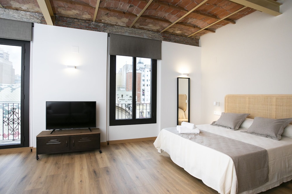 Reding 22 Apartments — 4-Star Luxury Hotel in Tarragona, Spain