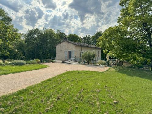 gîte Armandine séjour paisible au coeur du Tarn proche de Cordes sur Ciel in Cahuzac-Sur-Vere, France