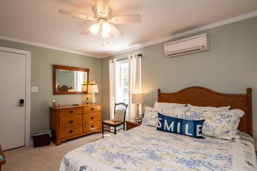Beaching & Griping by Oak Island Accommodations - photo 9