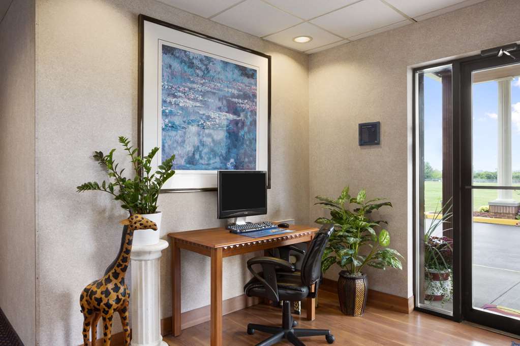 Days Inn by Wyndham Middletown - photo 4