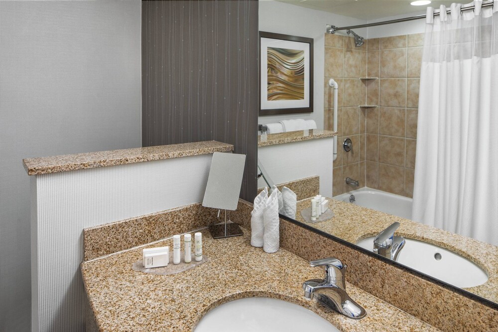Courtyard by Marriott Stamford Downtown - photo 7