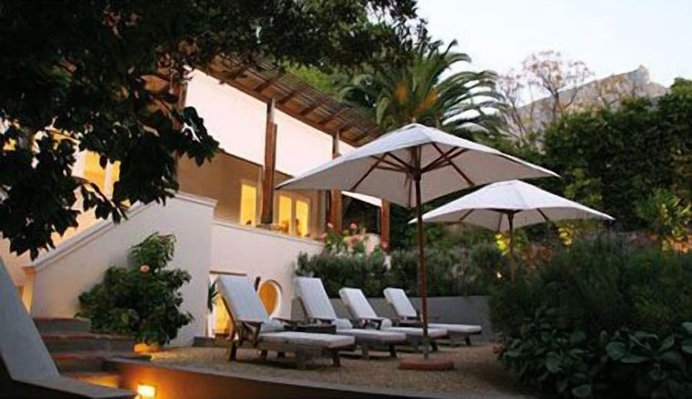 Four Rosmead - last minute hotel in Cape Town