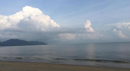 By The Sea Luxury Beachfront Resort 223 — Batu Feringgi — photo 3